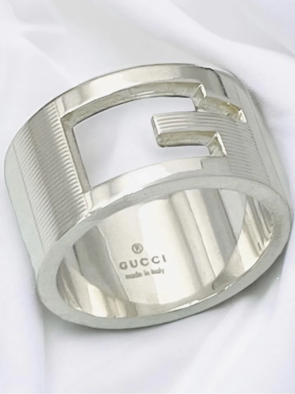 Gucci Silver Cut-Out G Wide Band Ring